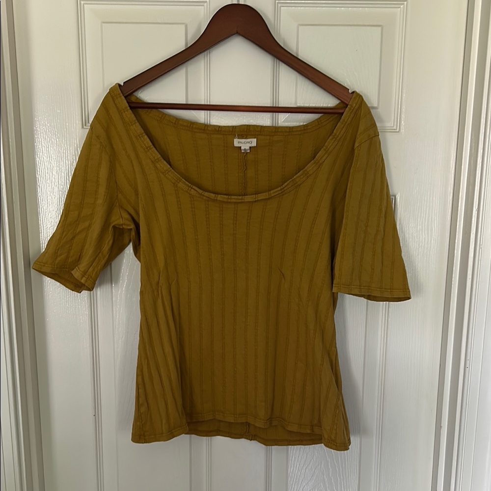 Women’s Pilcro Mustard Yellow Top Size Xl